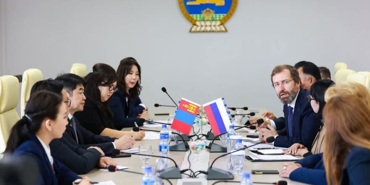 Эрхүү хотын ИТХ-ынхантай трамбай төслийн талаар санал солилцлоо