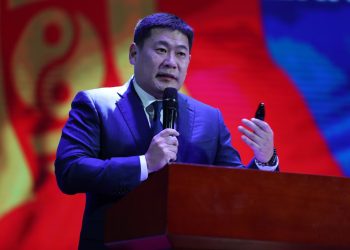 Л.Оюун-Эрдэнэ: Намайг Х.Баттулгатай холбоо, хамааралтай гэх яриа бол домог