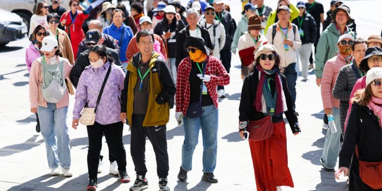 Хятадын аялал жуулчлалын компанийн удирдлагууд Улаанбаатар хоттой танилцлаа