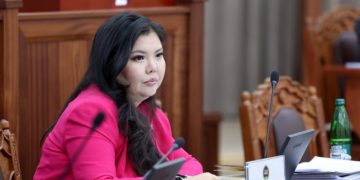 М.НАРАНТУЯА НАРА: Ирээгүй гишүүд ацан шалаатай, аль ч талд ороогүй алцганасан байгаа