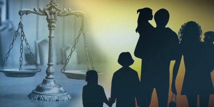 Гэр бүлээс гадуурх харилцаанаас болж гэрлэлт цуцласан бол хүүхэд нь буруутай эцэг, эсхүл эхээ тэжээн тэтгэх үүрэггүй