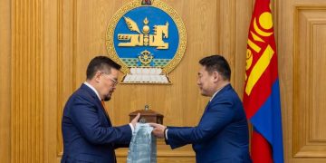 34 дэх Ерөнхий сайд Г.Занданшатар Засгийн газрын тамгаа гардаж авлаа