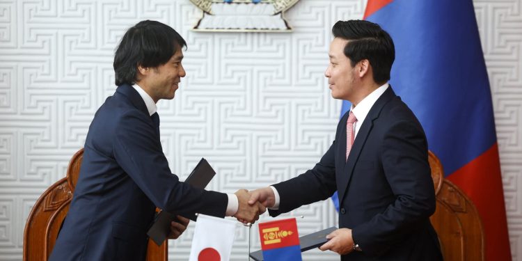 Монголын тэргүүлэгч их сургуулиудад бүрэн тэтгэлгээр суралцах “Япон–Монголын Сасакава тэтгэлэгт хөтөлбөр” хэрэгжиж эхэллээ