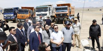 Олон жил хүлээгдсэн Ховд-Улаангом чиглэлийн авто замын бүтээн байгуулалт эхэллээ