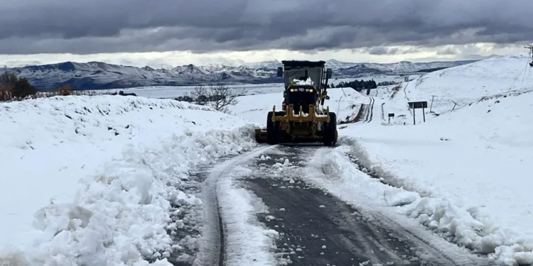 Өмнөд Африкт хүчтэй бороо, цас орсноос 50 хүн амиа алджээ