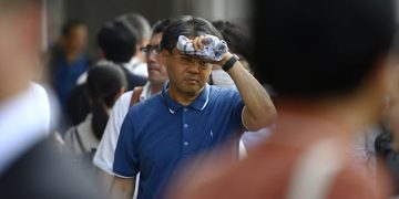 Японд хэт халсны улмаас 4 хүн нас баржээ