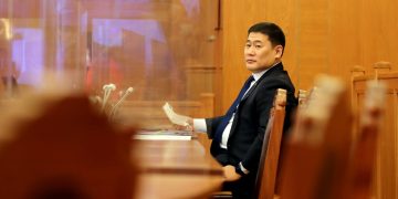 Л.Оюун-Эрдэнэ: Гашуун сухайт яваад ирэхэд дараагийн Засгийн газар зурагдчихсан байсан