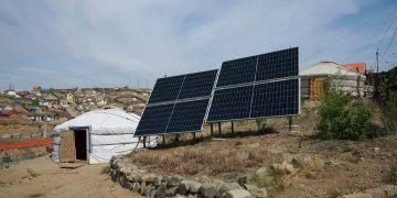 Яндангаа буулгаж нарны эрчим хүч рүү шилжсэн айлуудын нөхцөл байдалтай танилцлаа