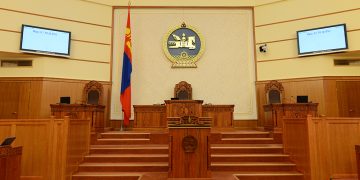 Ерөнхий сайдын суудлыг чуулганы танхимын хоймроос буулгана