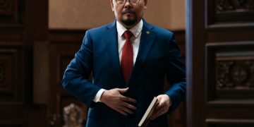 Дарамт, шахалт үзүүлдэг дарга нарыг цомхотгохыг Ерөнхий сайд Г.Занданшатар үүрэг болголоо