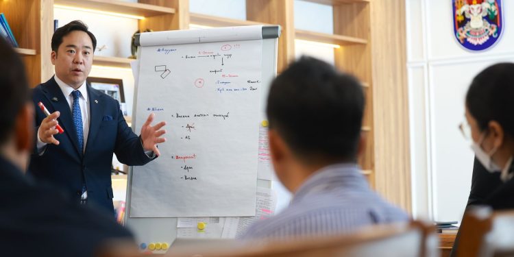 Зам тээврийн ослыг дроноор шийдэх талаар БНСУ-ын компанитай санал солилцлоо