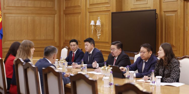 "Оюутолгой" төслийг Монголд үр ашигтай болгох Ажлын хэсэг байгуулах санал дэвшүүллээ