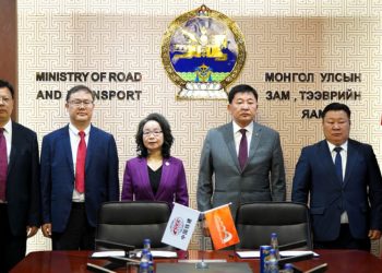 Гашуунсухайт–Ганцмод боомтын төмөр замын ажил гүйцэтгэх гэрээнд гарын үсэг зурав