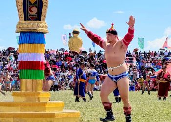 Өндөр гэгээний ойн наадамд улсын арслан Э.Батмагнай түрүүллээ