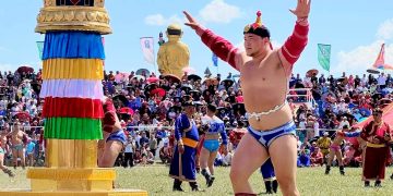 Өндөр гэгээний ойн наадамд улсын арслан Э.Батмагнай түрүүллээ