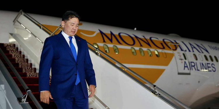 Монгол Улсын Ерөнхийлөгчийн Тажикистан Улсад хийх төрийн айлчлал эхэллээ