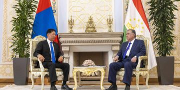 Ерөнхийлөгч У.Хүрэлсүх, Тажикистаны Ерөнхийлөгч Эмомали Рахмон нар албан ёсны хэлэлцээ хийлээ