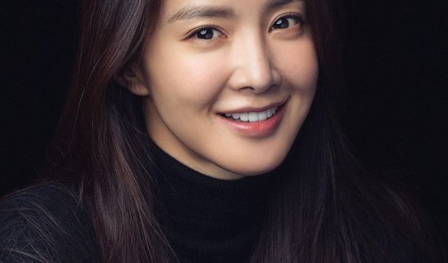 Жүжигчин бүсгүй салсан нөхрийнхөө эсийг ашиглаж жирэмсэн болжээ