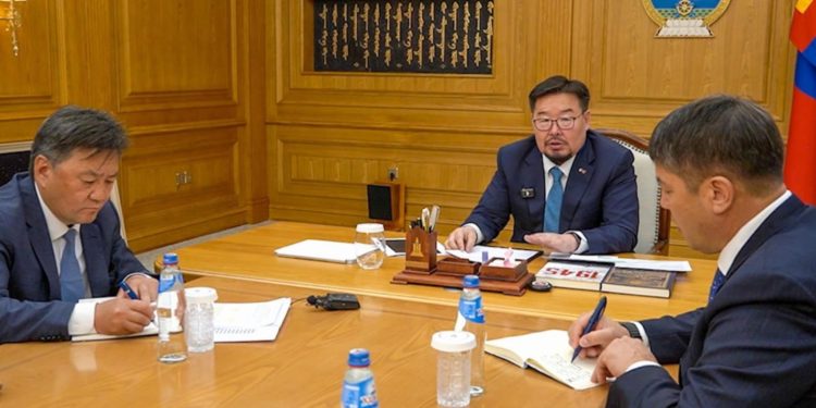 Тэтгэврийн зээлд тавьсан хязгаарлалтыг цуцлах асуудлаар Засгийн газар, Монголбанк санал нэгдлээ