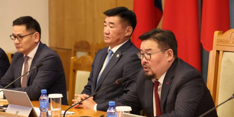 Г.Занданшатар: Орон нутагт эрх мэдэл өгч, бие даан хөгжих, орлого олох нөхцөл бүрдүүлнэ