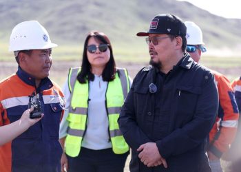 Ерөнхий сайд “Чойр-Мандалговь-Арвайхээр” төслийн Арвайхээрийн хоёр түвшний уулзвар бүхий автозамын ажилтай танилцлаа