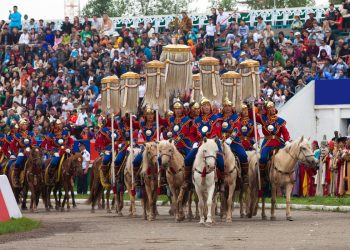 Үндэсний их баяр НААДМЫН ХӨТӨЛБӨР гарлаа