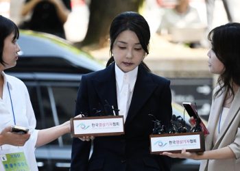 Солонгосын экс тэргүүн хатагтайг хорих эсэхийг өнөөдөр шийднэ