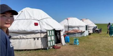 Нүүдэлчний ахуйг тав тухтай хослуулсан “Хар говь” жуулчны бааз