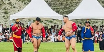 Төмөр замчдын баярт зориулсан барилдаанд улсын арслан Б.Орхонбаяр түрүүллээ