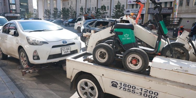 Бага тойруу орчимд зориулалтын зогсоолд байршуулаагүй мопед, скүүтэрийг өнөөдрөөс ачиж эхэллээ