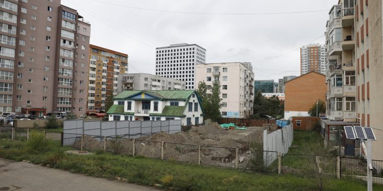 Богд хааны ордны хажууд олгосон газрын зөвшөөрлийг цуцлахаа мэдэгдэв