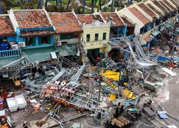 Вьетнам: Кажики хар салхинаас сэргийлж нислэгүүдээ цуцалж, 586 мянган хүнийг нүүлгэн шилжүүллээ