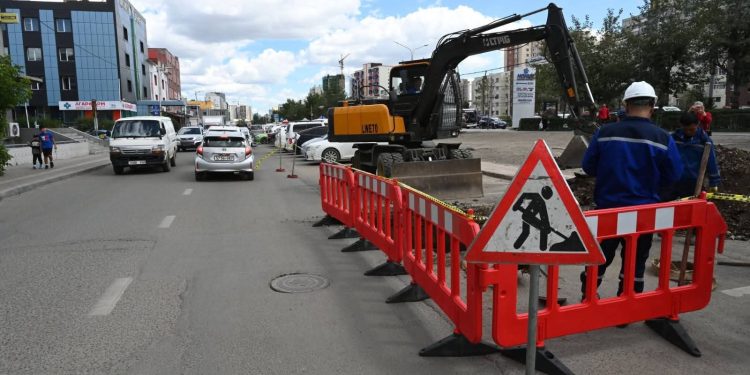 10 дугаар хорооллын халуун ус, дулааны шугамын гэмтлийг засварлаж эхэллээ