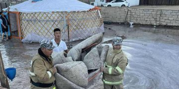 ОБЕГ: Ховдод 95 гэр, 84 хашаа, 12 байшин, 14 орон сууц үерийн усанд автсан