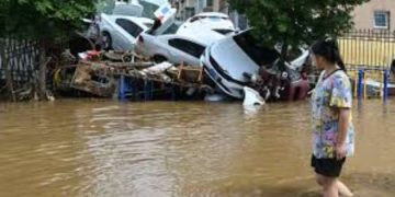 Бээжинд үерийн улмаас 60 хүн амиа алджээ