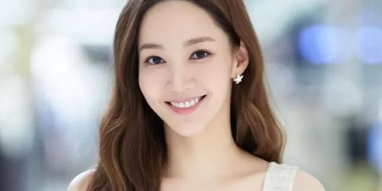 Хэт турсан жүжигчин Пак Мин шүтэн бишрэгчдийнхээ санааг зовоов