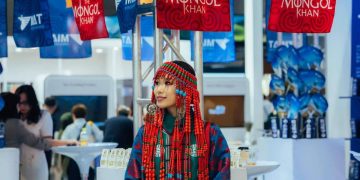 Монгол хаан” жүжгийн уран бүтээлчид Японд эх орноо сурталчиллаа