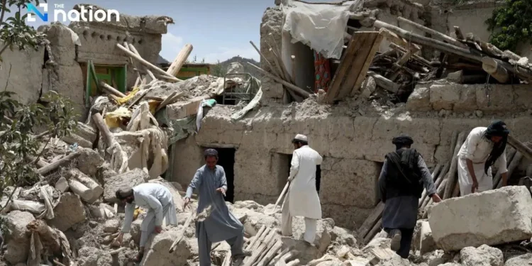 Афганистанд газар хөдөлж 600 хүн амиа алдаж, 1500 хүн гэмтжээ