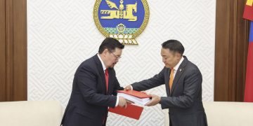 Монгол Улсын 2026 оны төсвийн тухай хуулийн төслийг өргөн барилаа