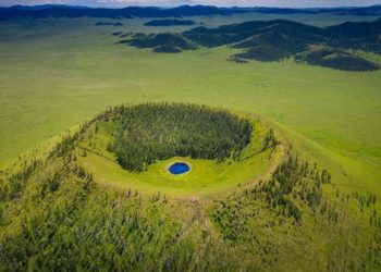 Хоргын тогоонд солонгос жуулчин унаж амиа алджээ