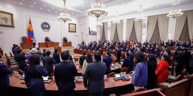 Д.Амарбаясгалан: Эрчим хүчний салбарт үүсээд буй нөхцөл байдал нь ирж буй өвөл хатуухан сорилт болохыг анхааруулж байна