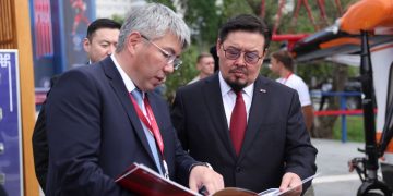 Ерөнхий сайд Дорнын эдийн засгийн 10-р чуулга уулзалтад оролцохоор Владивостокт ирлээ