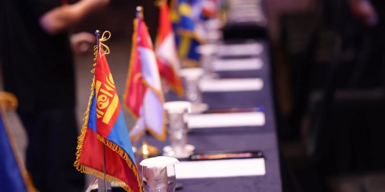 Дэлхийн 68 орны төлөөлөгчид кибер аюулгүй байдал, зэвсгийн хяналт, терроризмын талаар хэлэлцэж байна