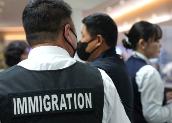 Эрүүгийн онц хүнд гэмт хэрэг үйлдээд Монголд орогнож байсан хятад эрийг албадан гаргалаа