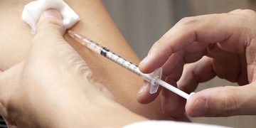 ХӨСҮТ: Вакцин хийлгэсэн хүн томуу туссан ч хүндрэх магадлал 40-50% бага