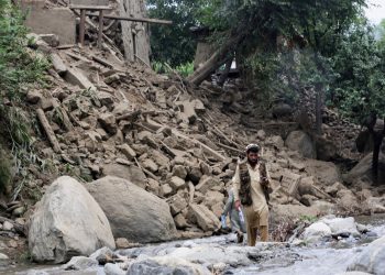 Афганистан: Газар хөдлөлтөөр амиа алдагсдын тоо 800 давж, хэд хэдэн тосгон сүйрчээ