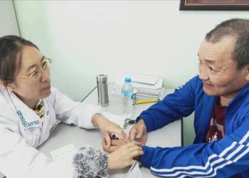 Өвөрмонгол эмч нар үнэгүй үзлэг, оношилгоо хийнэ