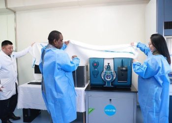 Нярайн эрт илрүүлгийн дэвшилтэт технологийн аппарат хүлээлгэн өглөө