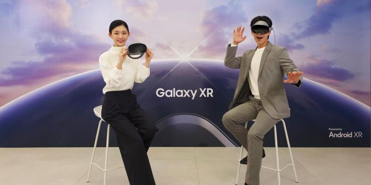 "Самсунг" AI-д суурилсан нүдний хөдөлгөөнөөр удирддаг төхөөрөмжөө танилцууллаа