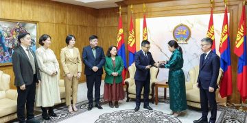 Ерөнхий сайд Г.Занданшатарыг огцруулах саналыг албан ёсоор тавилаа